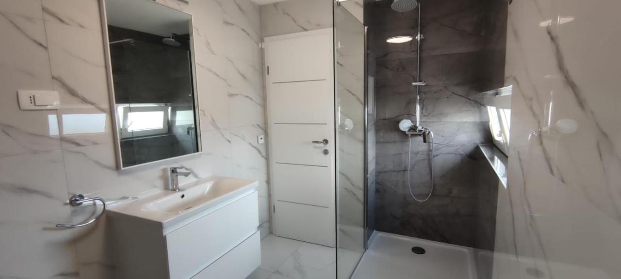 Apartments Inbox Kostrena Esterno foto